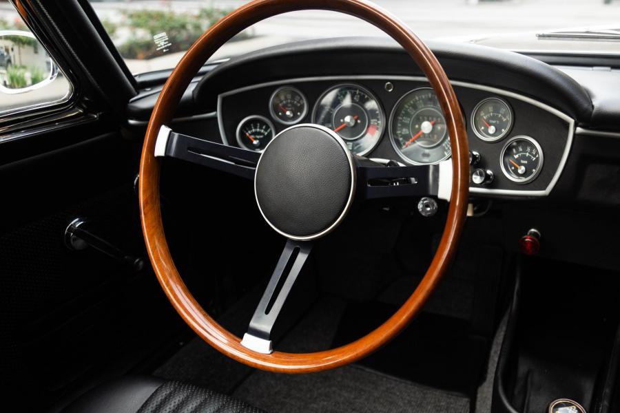 Панель приборов BMW Glas 1600 GT 1968 года  (фото 52 из 155)